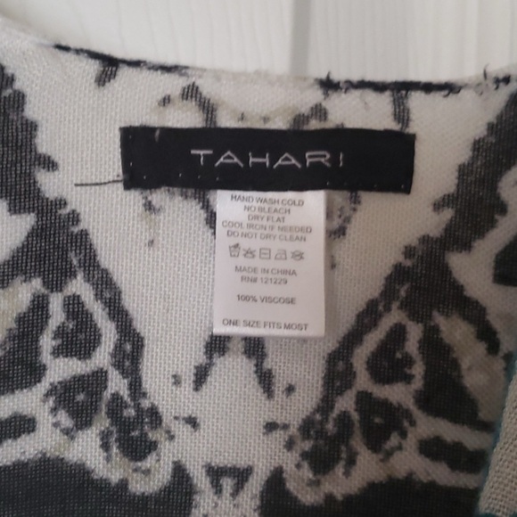 Tahari Other - Tahari Kimono Black/White Vacation Swim